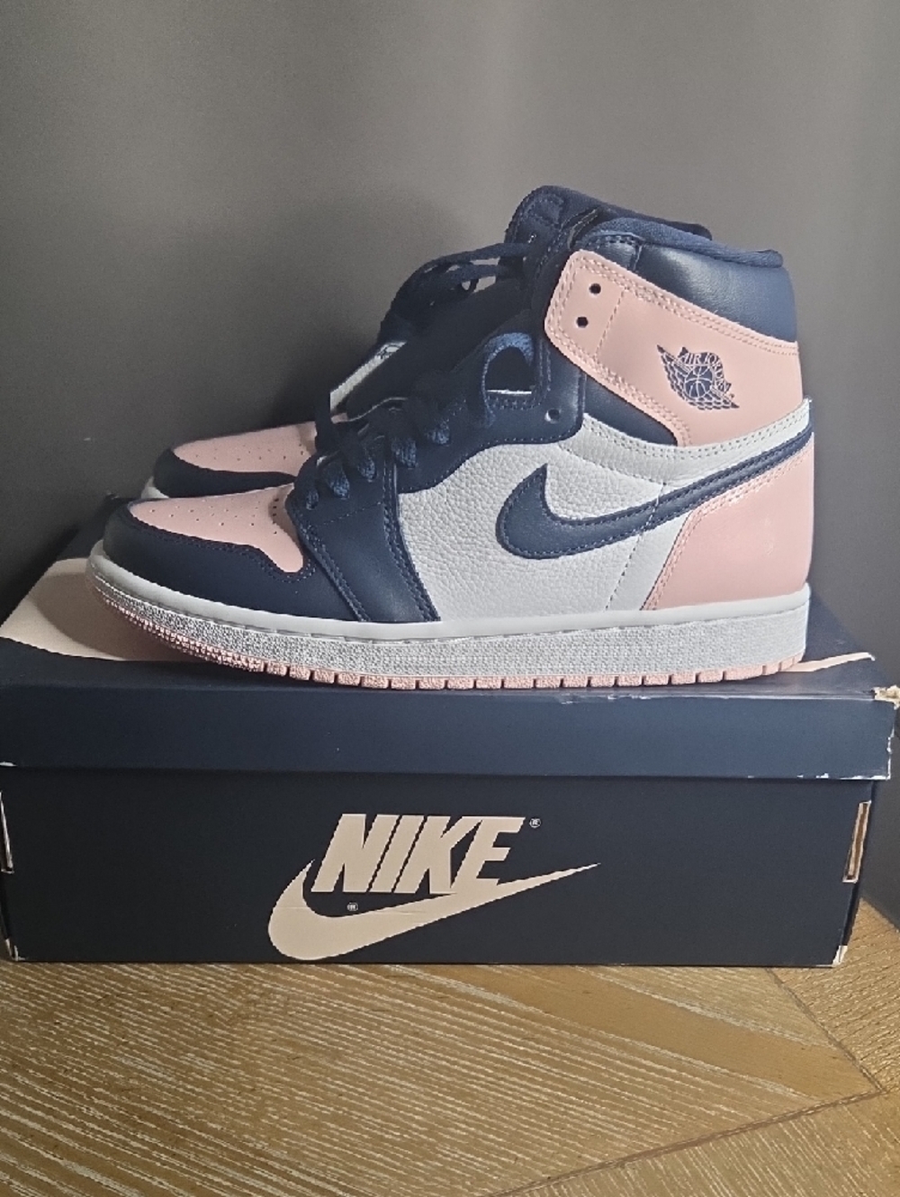 Nike Air Jordan Retro High OG bubble Gum Size 8 - Picture 4 of 6